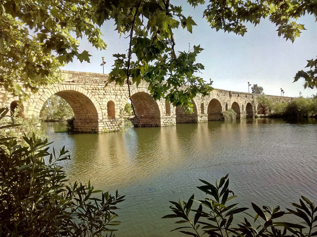 Rimski most u Meridi, slikan sa strane.